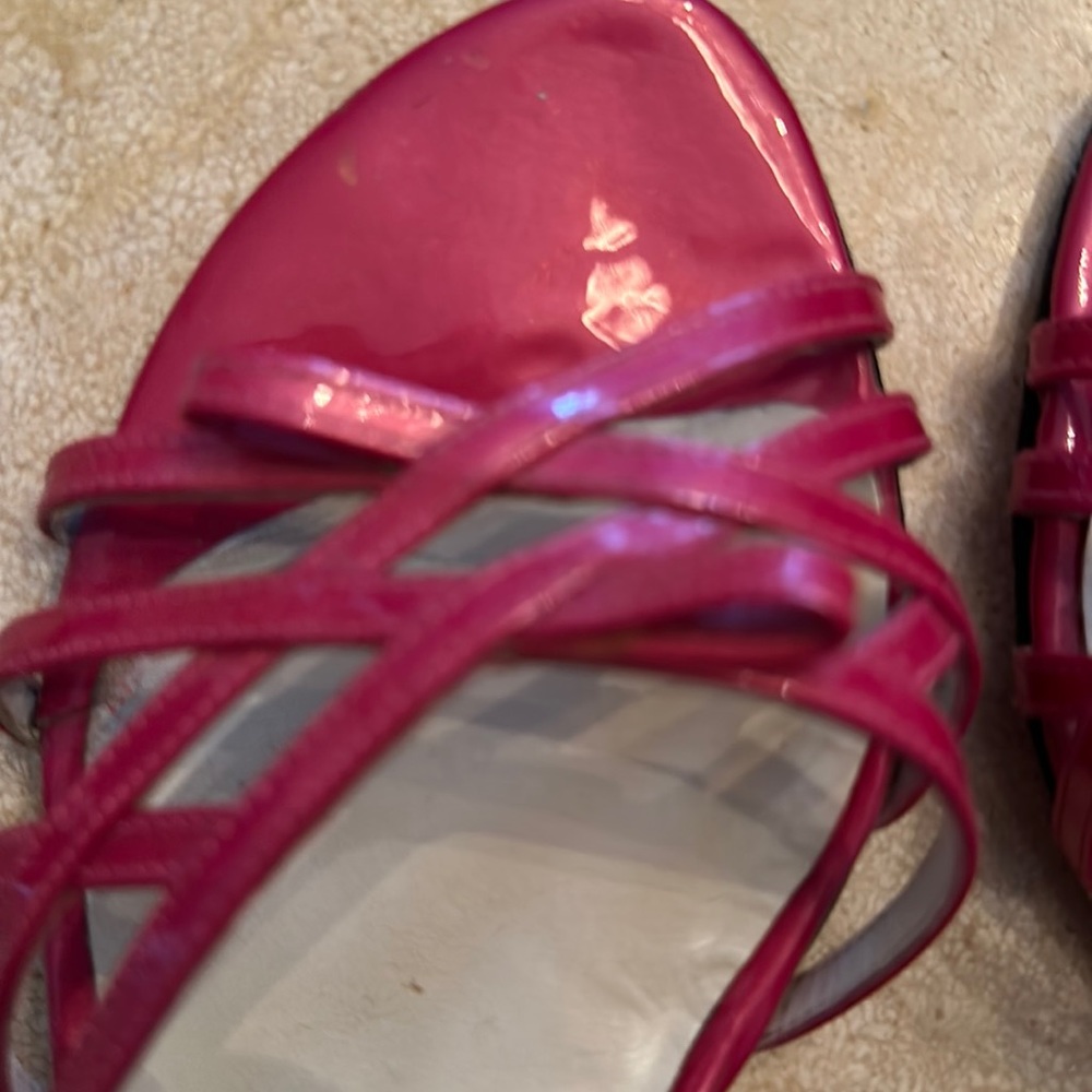 Stuart Weitzman sandals in Fuchsia Patent Leather. Size 7 1/2 M. Barbie ❤️ - Picture 2 of 9